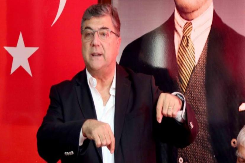 CHP’li Sındır rozet taktı, “ailemiz büyüyor, partimiz iktidara yürüyor”