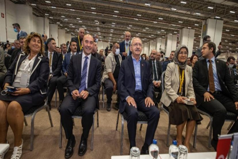 CHP Lideri İzmir'de 'Türkiye Muhtarları Buluşması'nda konuştu: 'Oyunuza değil sorunlarınıza talibiz'