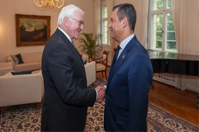 CHP lideri Özel Almanca konuştu, Steinmeier'den övgü gecikmedi