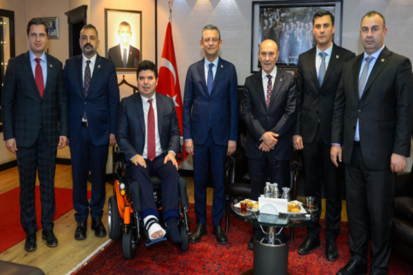 CHP Lideri Özgür Özel, Buca Belediye Başkanı Erhan Kılıç’ı ziyaret etti