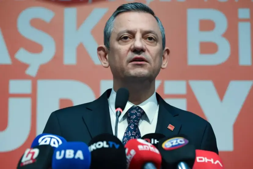 CHP'li delegeden Özgür Özel'i zora sokacak suçlama: Bize para teklif ettiler