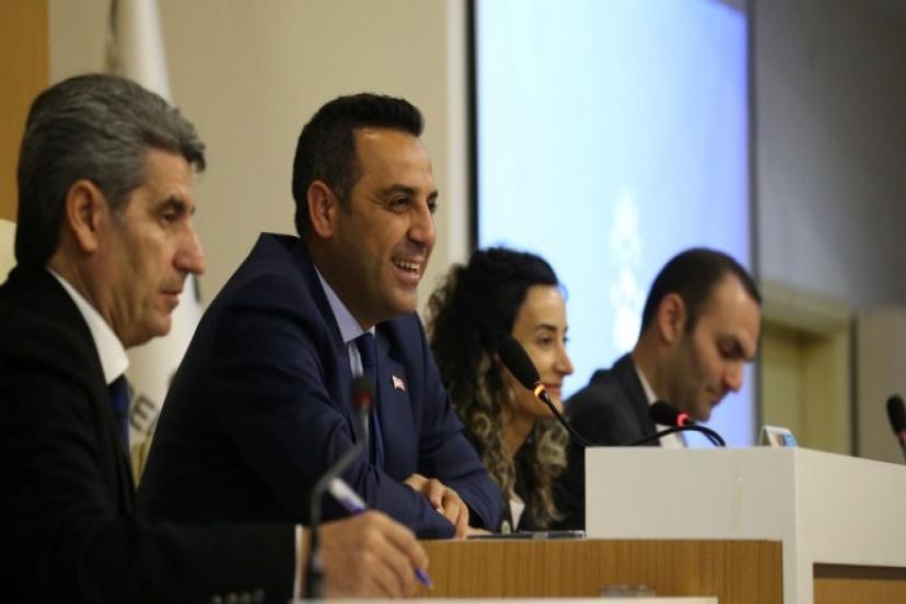 Çiğli Belediye Başkanı Onur Emrah Yıldız'dan İlk Mecliste Uyum Mesajları