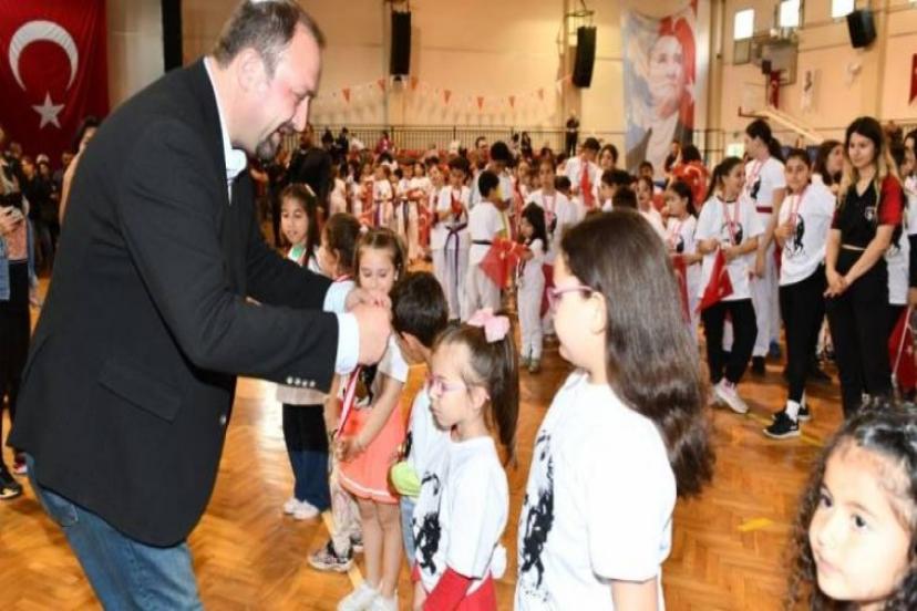 Çiğli'de Çocuklara 23 Nisan Hediyesi: Kids Fest 