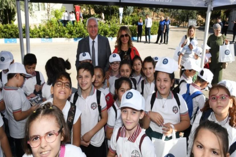 Çocuklar örnek tesisi gezdi