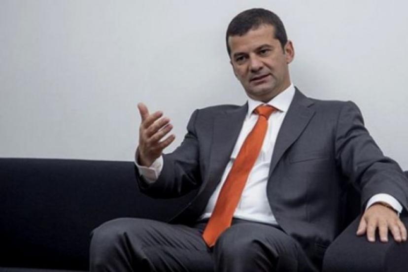 Cumhuriyette Tartışmalar Büyüyor: Gazetenin Demirtaş Ve Kavala Yayın Çizgisini Eleştiren Soral'ın Yazılarına Son Verildi!