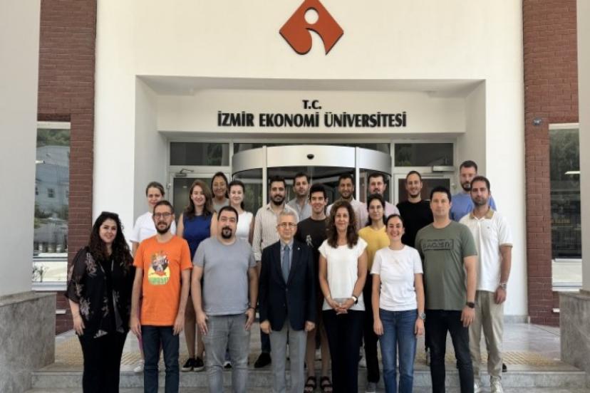 Dijital dönüşümde Türkiye’ye örnek adım  12 bin kişiye ‘kodlama’ eğitimi