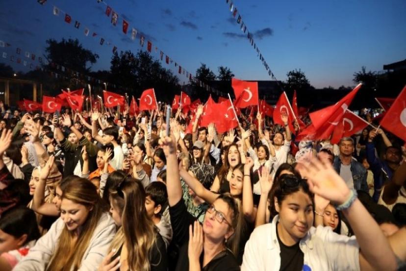 Efes Selçuk’ta 19 Mayıs Coşkusu: Size İhtiyacımız Var Gençler