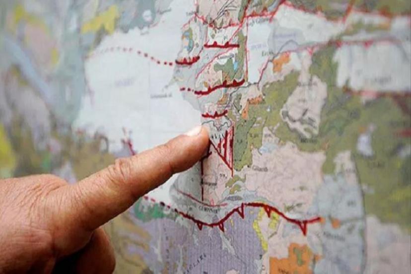 Ege arka arkaya sallandı! Ürküten sözler: 9'luk deprem olabilir!