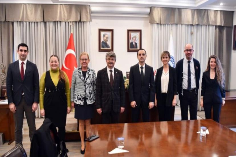 Ege Üniversitesi İİBF İşletme Bölümünden önemli iki iş birliği protokolü