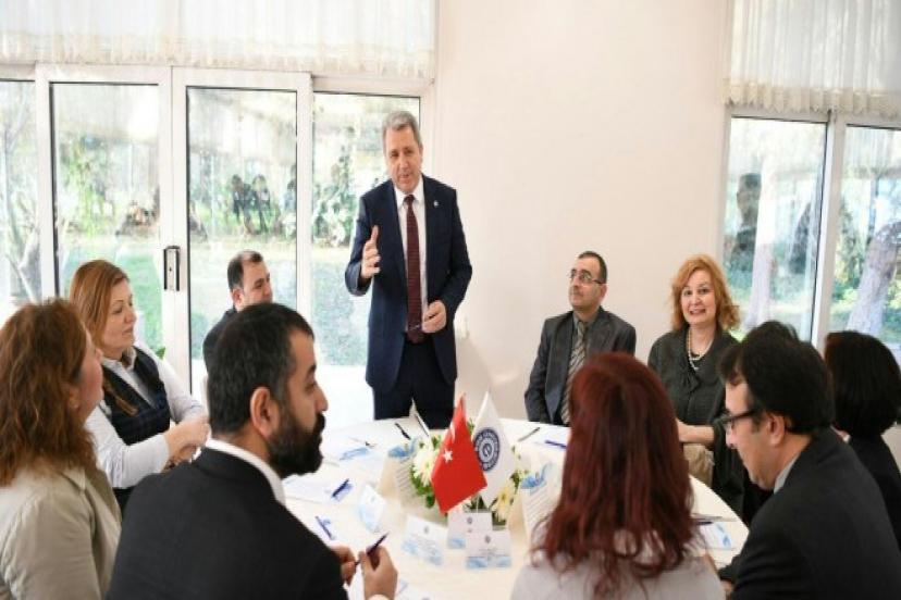 Egeli akademisyenler ‘Rektörle Akşam Çayı’nda buluşuyor