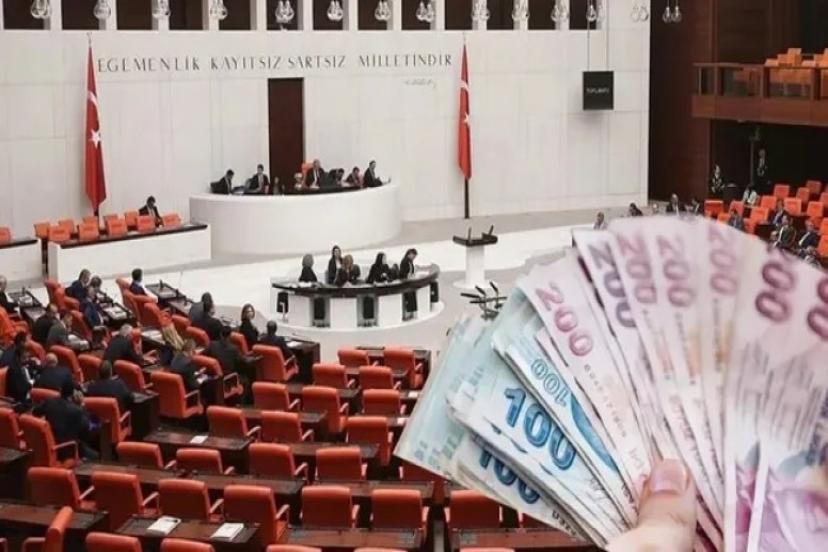 Emekli maaş zammıyla ilgili bomba kulis! Devlet Bahçeli  konuştu Meclis ertelendi ek zam geliyor