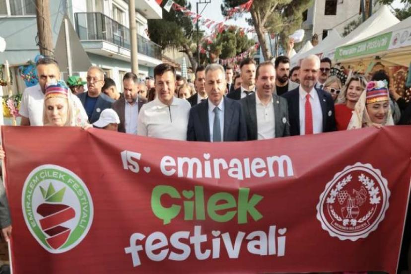 Emiralem Çilek Festivali'ne muhteşem başlangıç