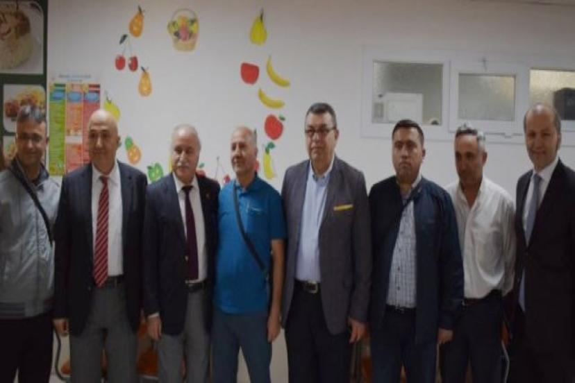 Erbaa’lılar İzmir’i gezmeye İzmir Koleji’nden başladılar…