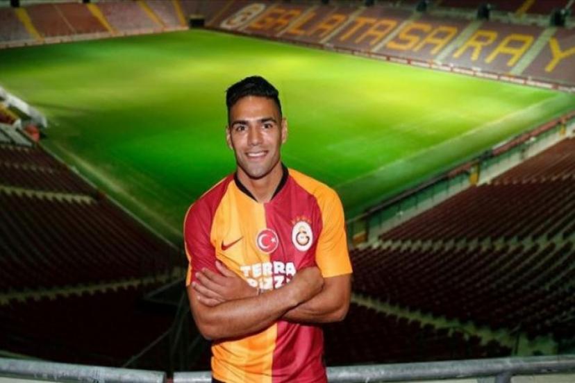 Falcao Resmen Galatasaray'da!