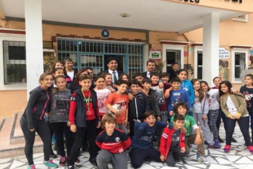 Foça'da Öğretmenler Günü Coşkuyla Kutlanıyor