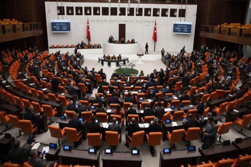 Gazeteci Saymaz:CHP Listelerinden Girenlerle Birlikte Mecliste 2 AK Parti Olacak