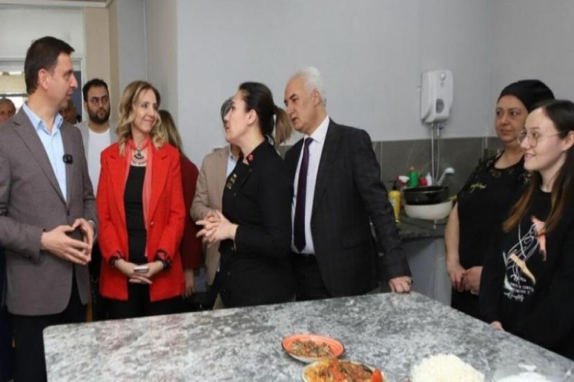 Gaziemir Belediye Başkan adayı Deniz Doğan: 'Ortak akıl ve dayanışma ruhuyla hareket ediyoruz’'