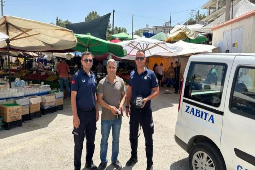 Gaziemir Belediyesi zabıtasından örnek davranış