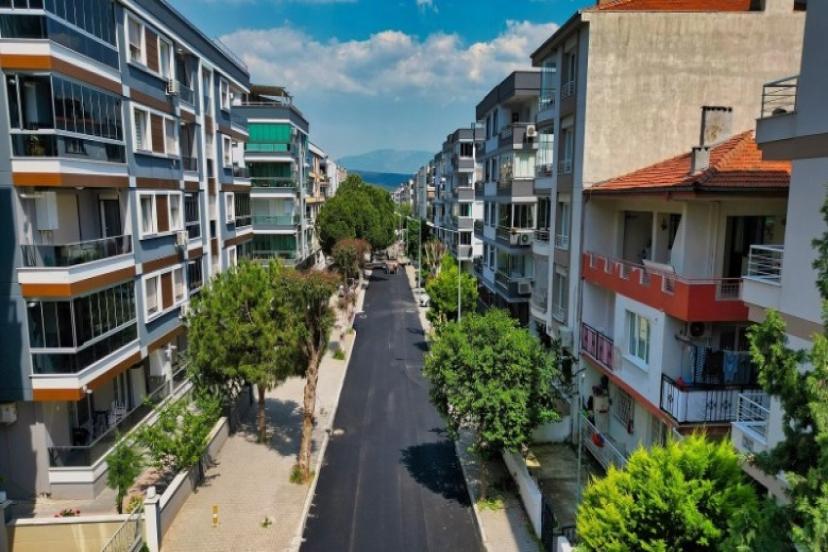 Gaziemir’in yollarında yoğun çalışma