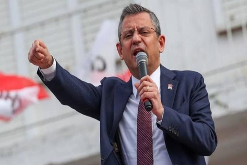 'Geçinemiyoruz' mitinginde konuşan Özgür Özel: Söz veriyorum, emekli maaşı 1 asgari ücret olana kadar durmayacağız