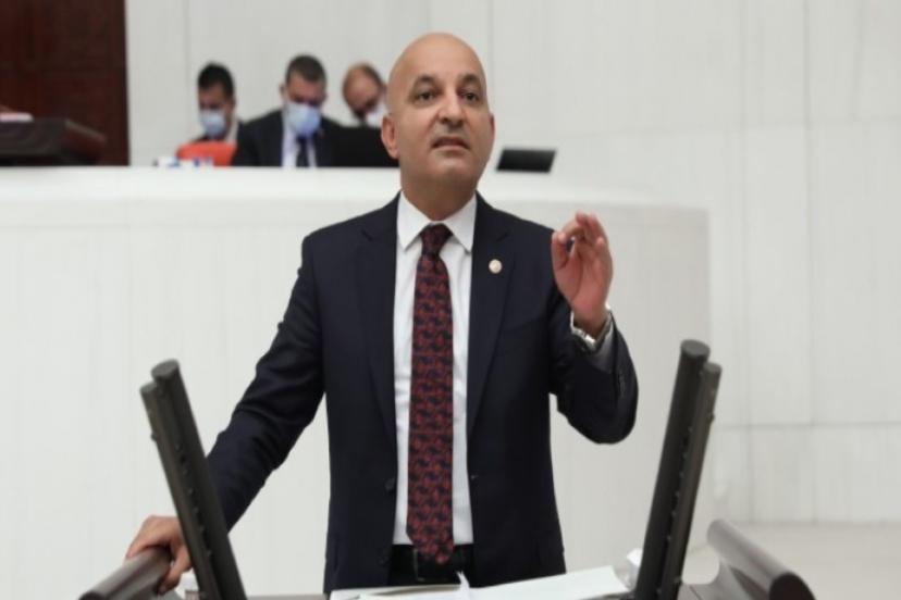 Genel Merkeze Bayrak Açan Mahir Polat Ateş Püskürdü! Parti de Farklı Sesler Linç Ediliyor