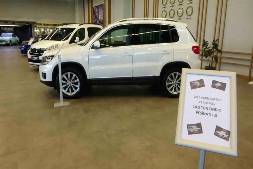 İlginç Satış Yöntemi; Getir Fındığı Götür Arabayı!