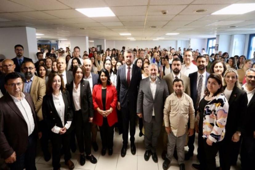 Görkem Duman, belediye personeliyle bayramlaştı