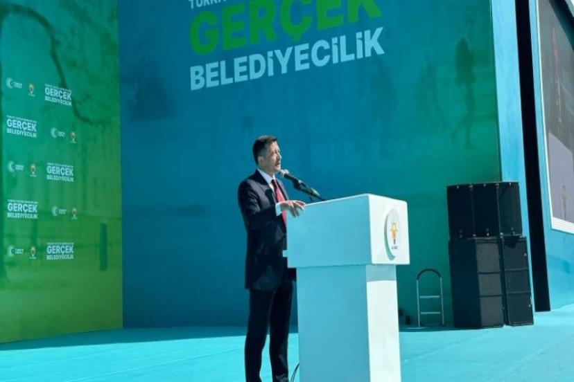 Hamza Dağ: İzmir'in Yalnızca Dağları Değil, Sokakları da Çiçek Kokacak