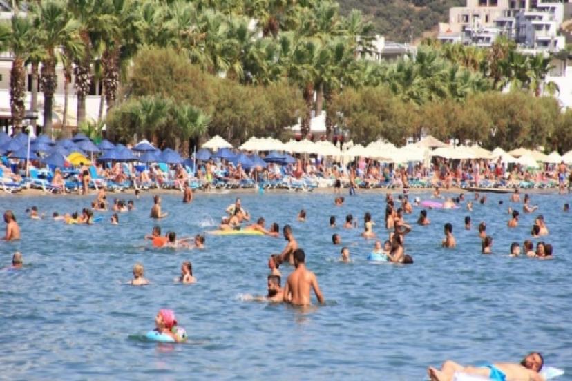 Hava sıcaklığı 35 dereceye yükseldi sahiller doldu