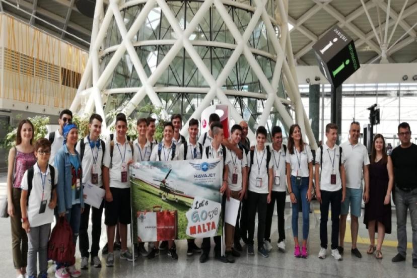 Havajet Öğrencileri Malta Yolcusu