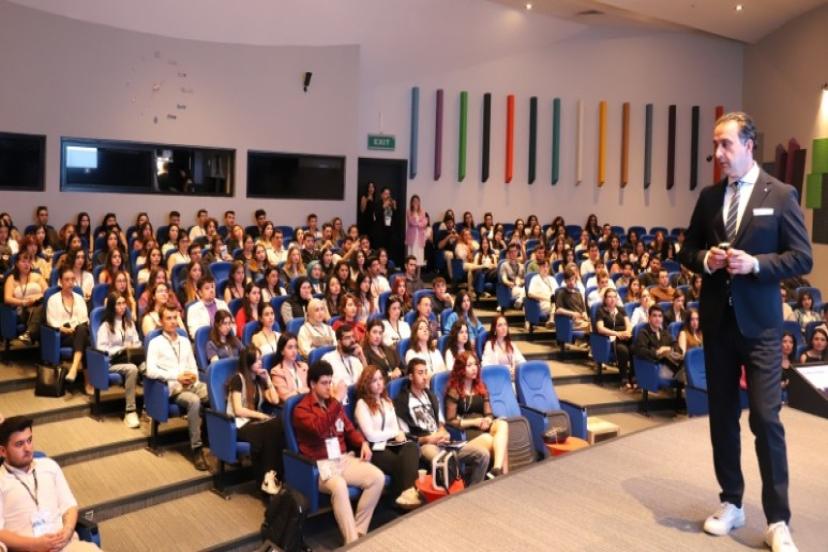 HUGO BOSS Tekstil Sanayi, Future  Summit’te 300 Öğrenciyi Ağırladı