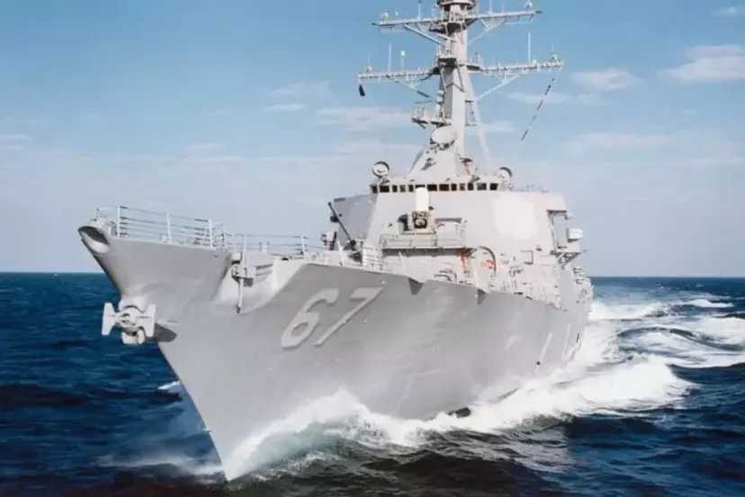 Husiler, Kızıldeniz'de ABD'ye ait 2 savaş gemisini hedef aldı