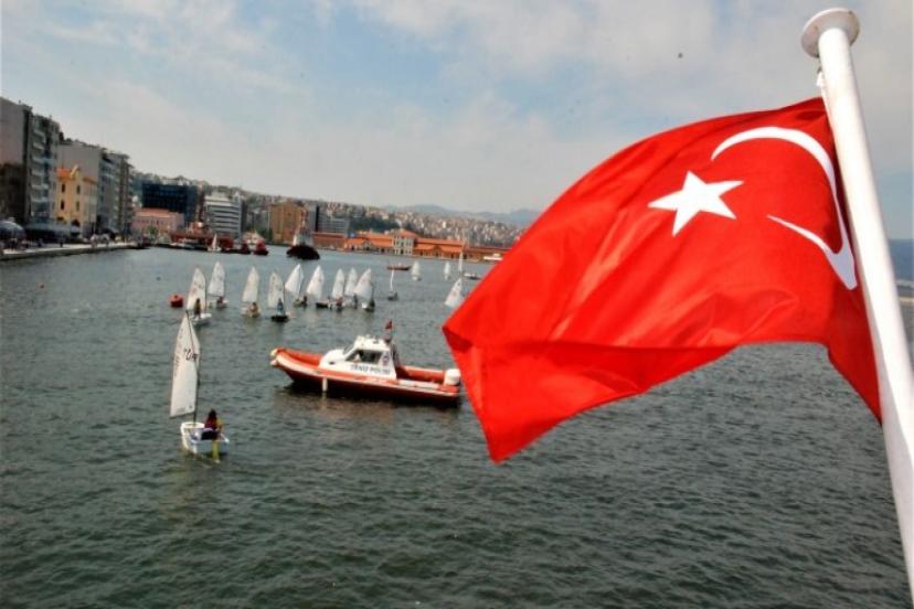 İMEAK İzmir Şubesi Başkanı Öztürk: Türkiye Denizcileşmeye Devam Etmeli