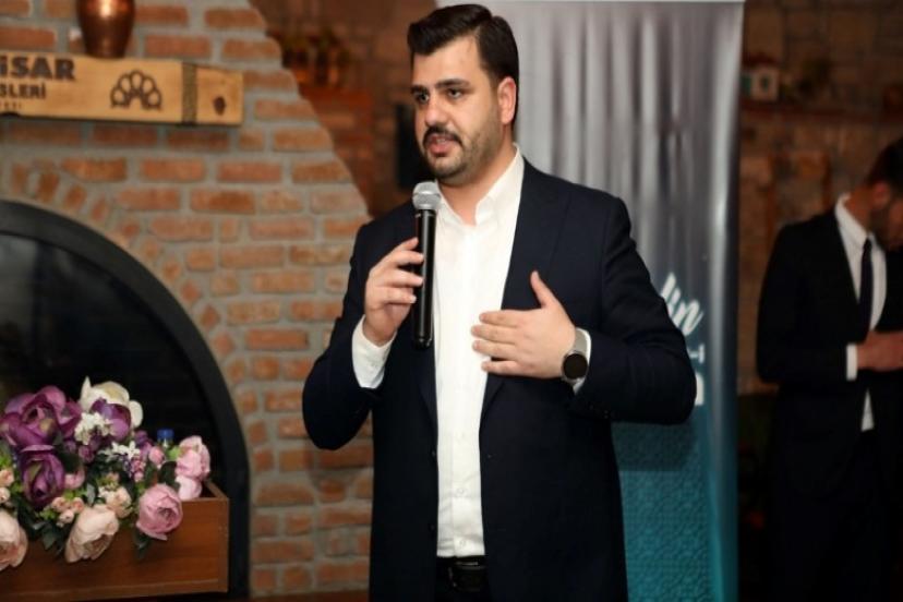 İnan'dan Tugay'a: Sen Nasıl Bir Estetik Doktorusun?