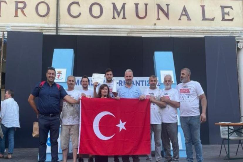 İtalya’da Menemen Rüzgarı Esti