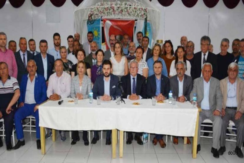 İYİ Parti'nin İzmir'deki kurucu üyelerinden Akşener'e olağanüstü kurultay çağrısı