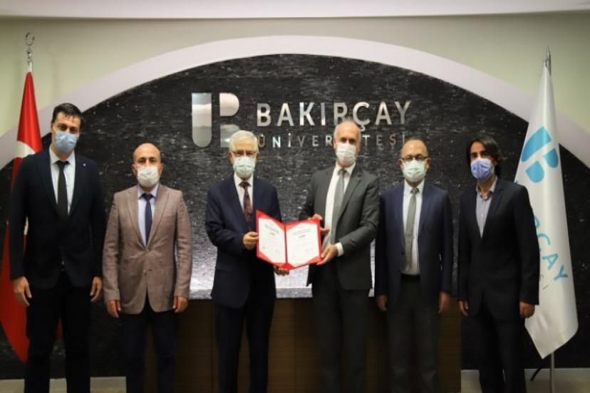 İzmir Bakırçay Üniversitesi Sağlıklı ve Güvenli Kampüs Belgesi Aldı
