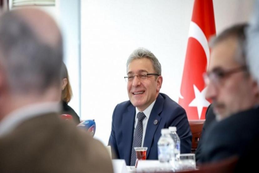 İzmir Basınıyla Buluşan Rektör Bayram Yılmaz'dan Çarpıcı Mesajlar