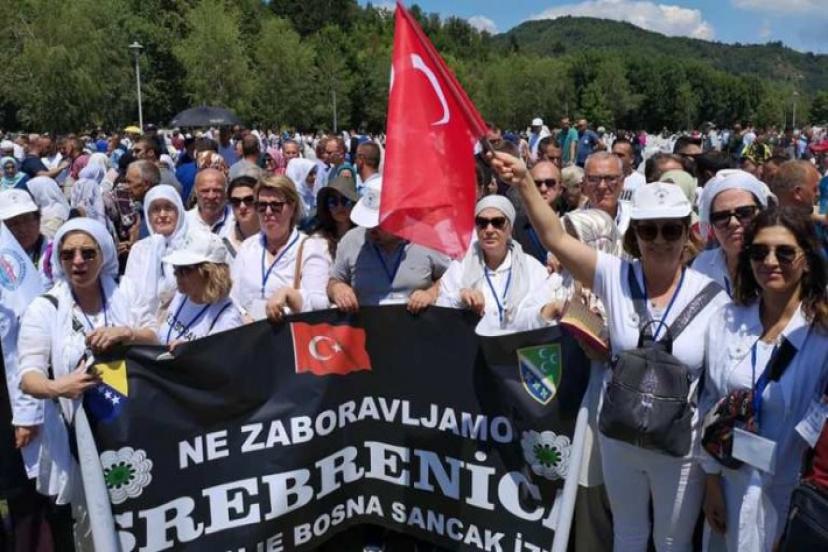 İzmir Bosna Sancak Dernek üyeleri Srebrenitsa anma töreninde...