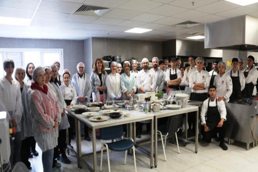 İzmir’de 'Gastronomi ve Tasarım Sempozyumu' yapıldı