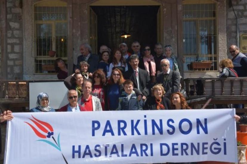 İzmir’de İlk Kez Dünya Parkinson Günü Kutlandı