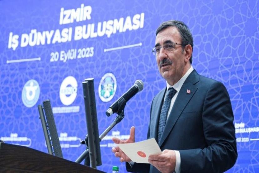 İzmir'de İş Dünyasına Konuşan Cevdet Yılmaz: Yıl Sonu Hedefimiz 1,1 Trilyon Dolar