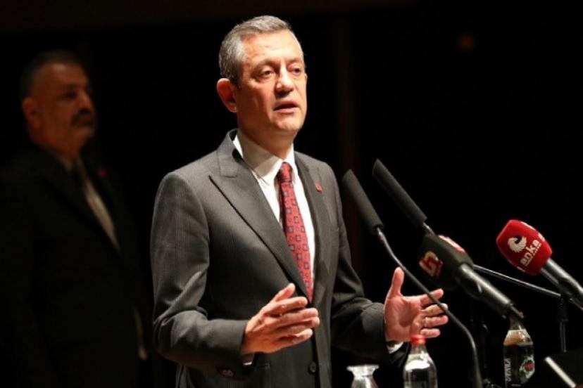 İzmir'de konuşan CHP Lideri Özgür Özel, 'Engelliler Bakanlığı' kuracaklarını açıkladı