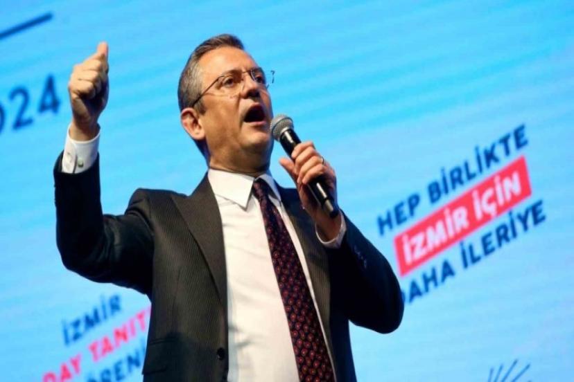 İzmir'de Partisinin Adaylarını Tanıtan CHP Lideri Özgür Özel: '30'da 30 Yapacağız'