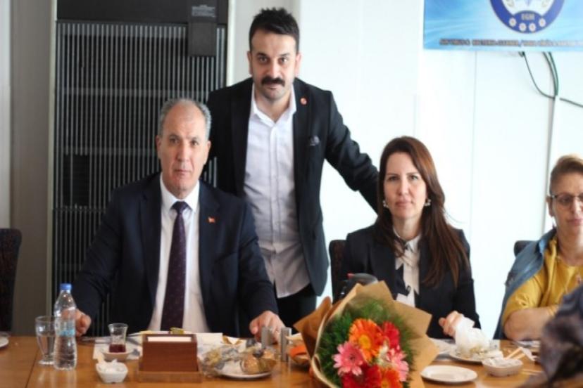 İzmir'de Şehit Eşlerine Anlamlı Kahvaltı Program