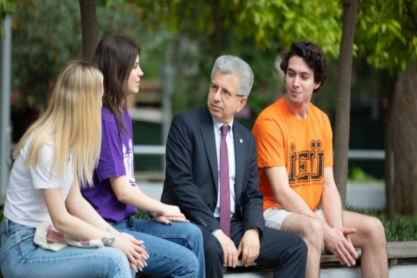 İzmir Ekonomi ‘Avrupa’ üçüncüsü