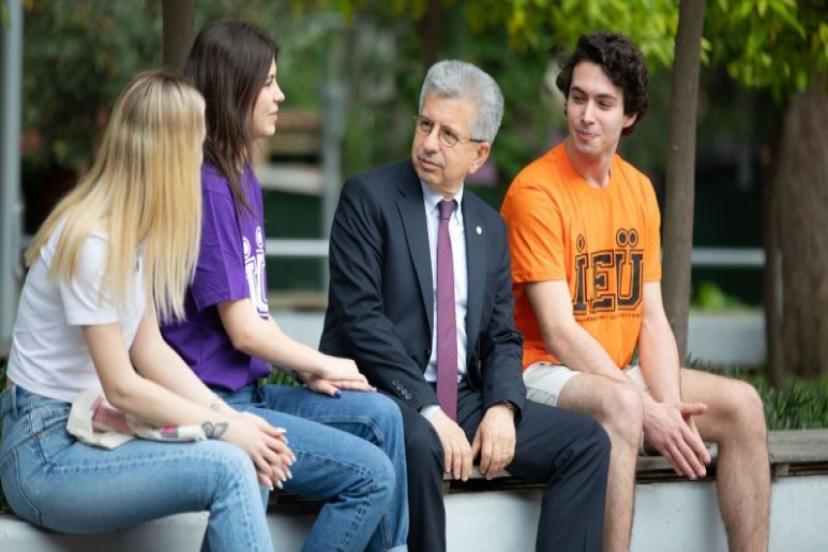 İzmir Ekonomi’ye uluslararası gurur! Nitelikli eğitim, tescilli başarı