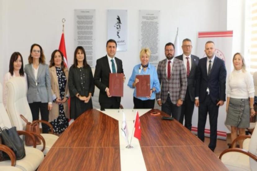 İzmir İl Milli Eğitim Müdürlüğü İle İzmir Ticaret Borsası Arasında İşbirliği Protokolü İmzalandı
