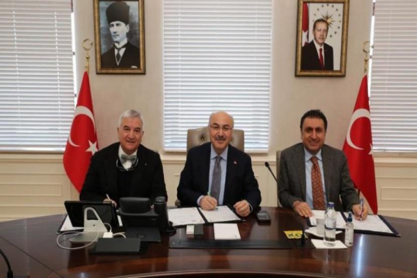 İzmir İl Milli Eğitim Müdürlüğü ve ETİK Arasında Mesleki ve Teknik Eğitim İş Birliği Protokolü İmzalandı