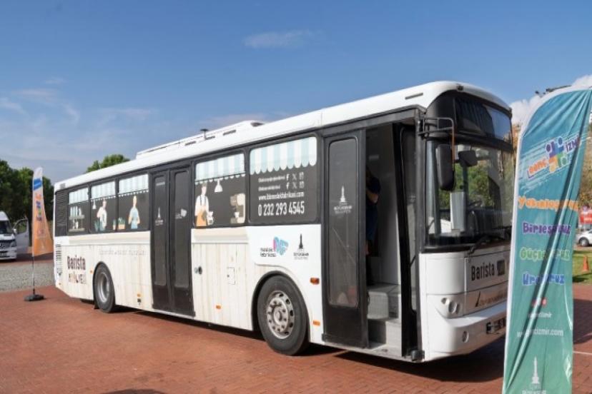 İzmir’in Mobil Barista Otobüsü yollarda 